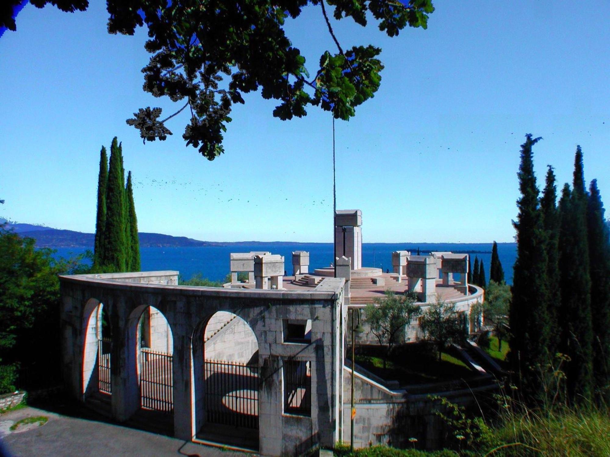 B&B Al Vittoriale Da Maja Gardone Riviera Extérieur photo